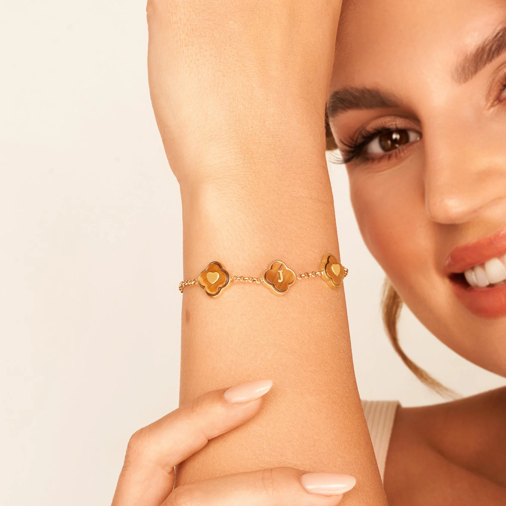 Clover Custom Name Bracelet (Gold) - Image 5