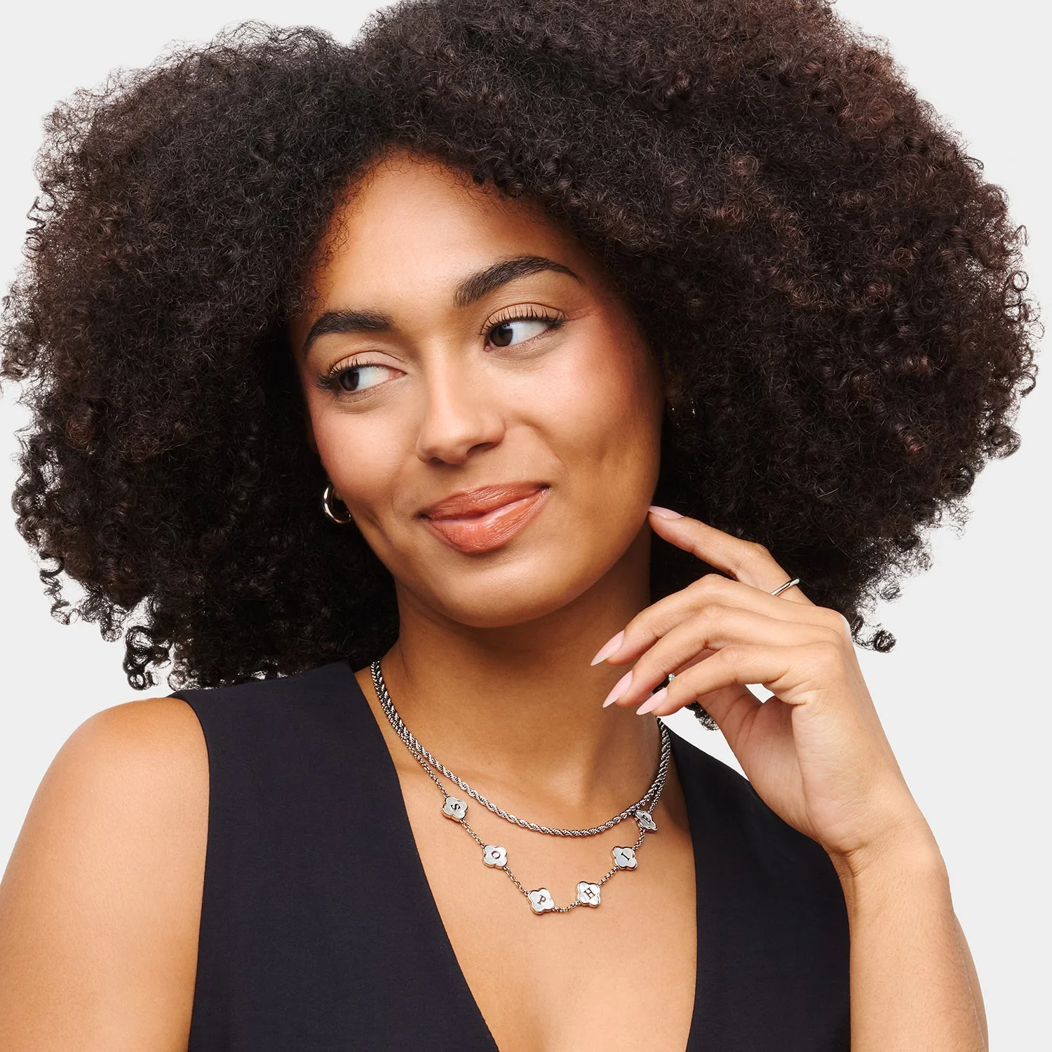 Pearl Clover Custom Name Necklace (Silver) - Image 3