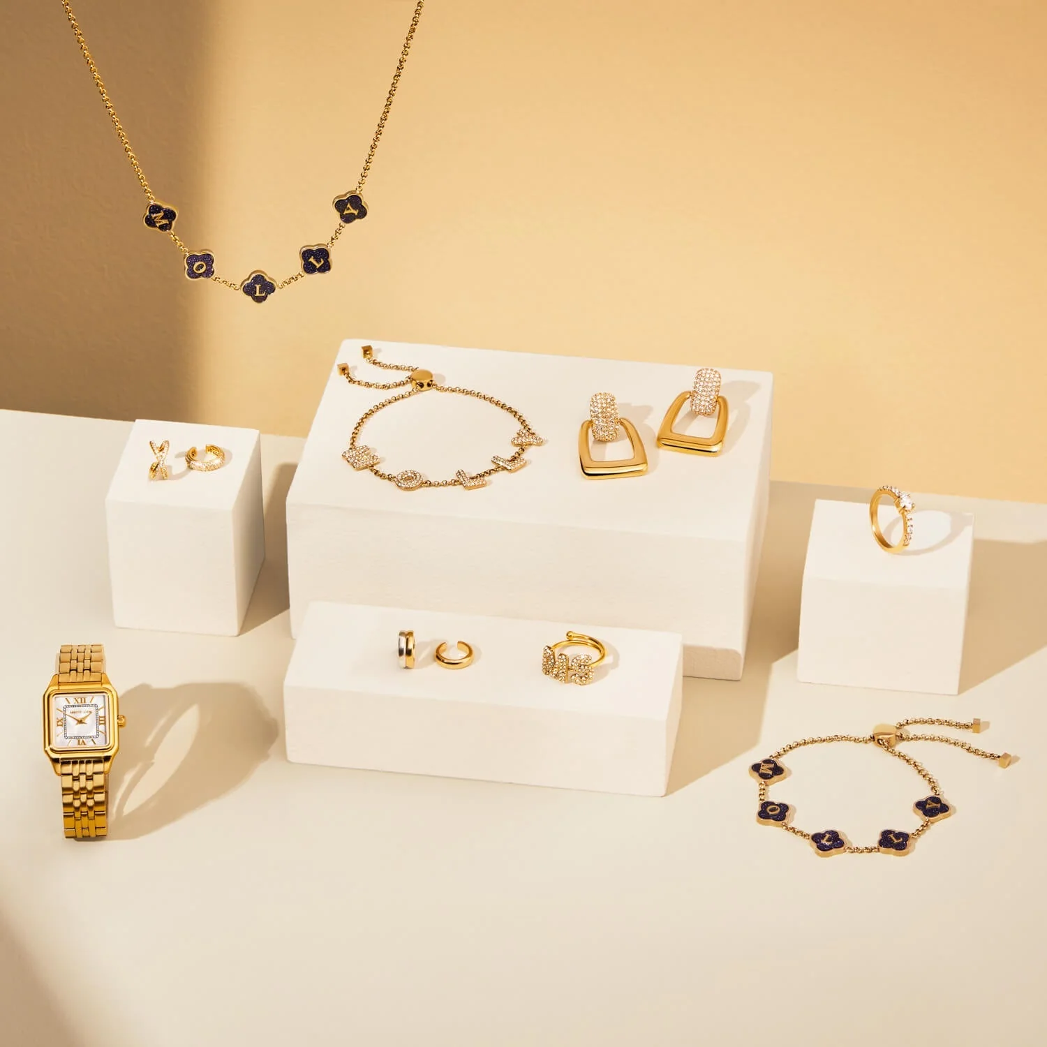 Spotlight Pavé Bubble Name Necklace (Gold) - Image 4